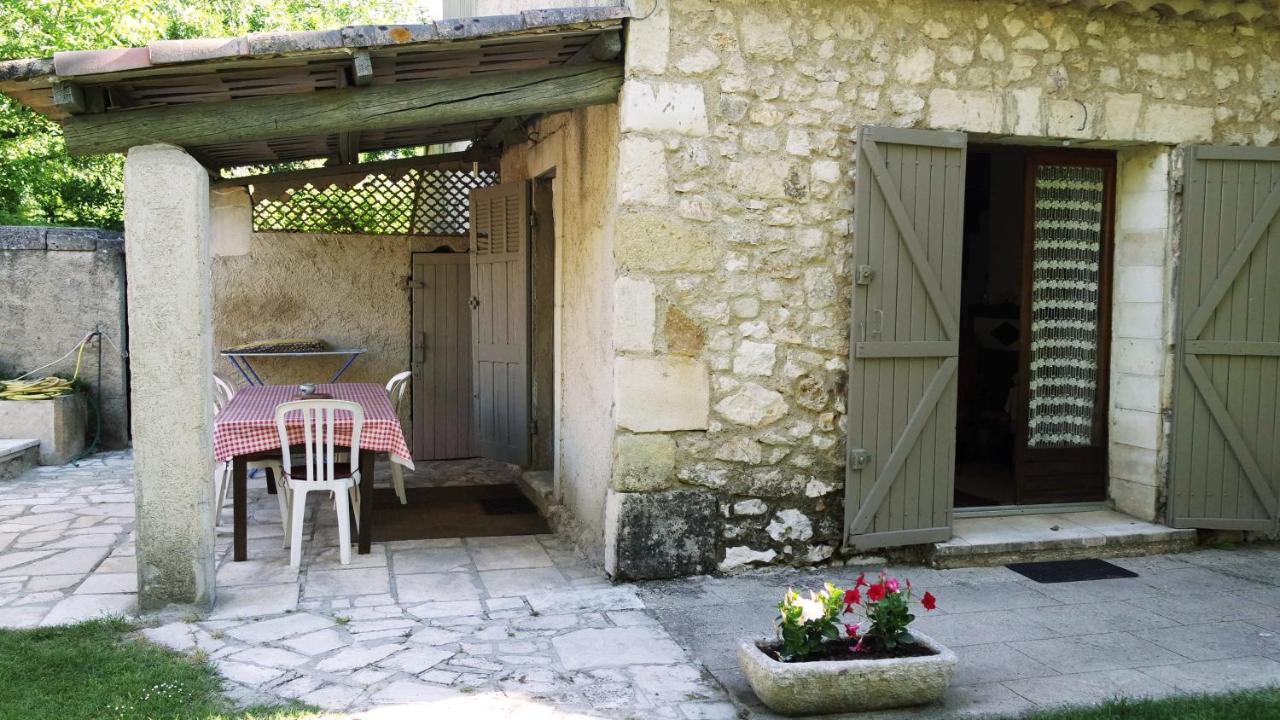 Mas Grimaud - Gite- Studio Et Chambres D'Hotes Familiales Eygalières Exterior foto