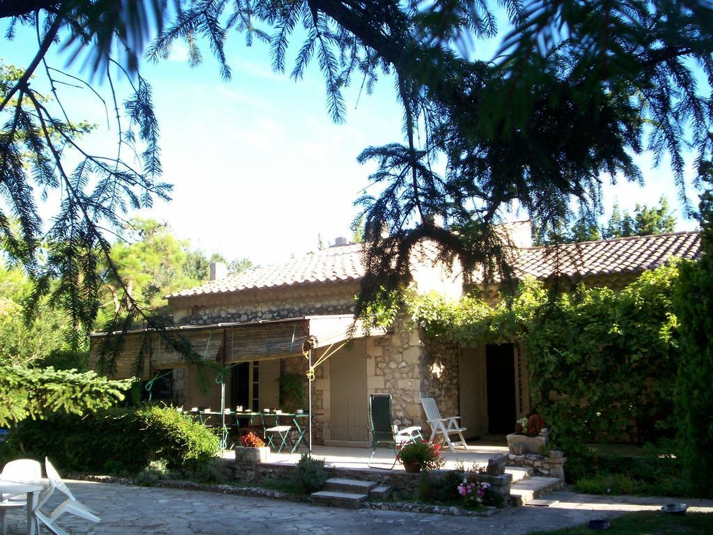 Mas Grimaud - Gite- Studio Et Chambres D'Hotes Familiales Eygalières Exterior foto