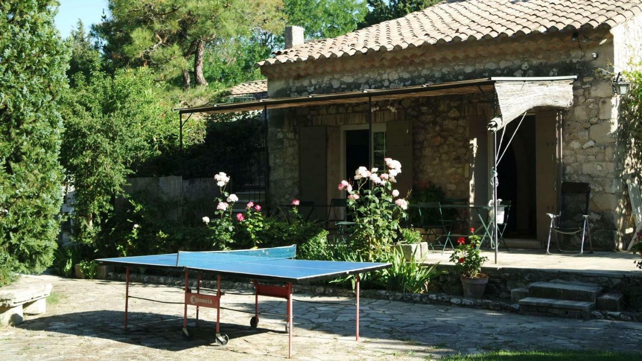 Mas Grimaud - Gite- Studio Et Chambres D'Hotes Familiales Eygalières Exterior foto