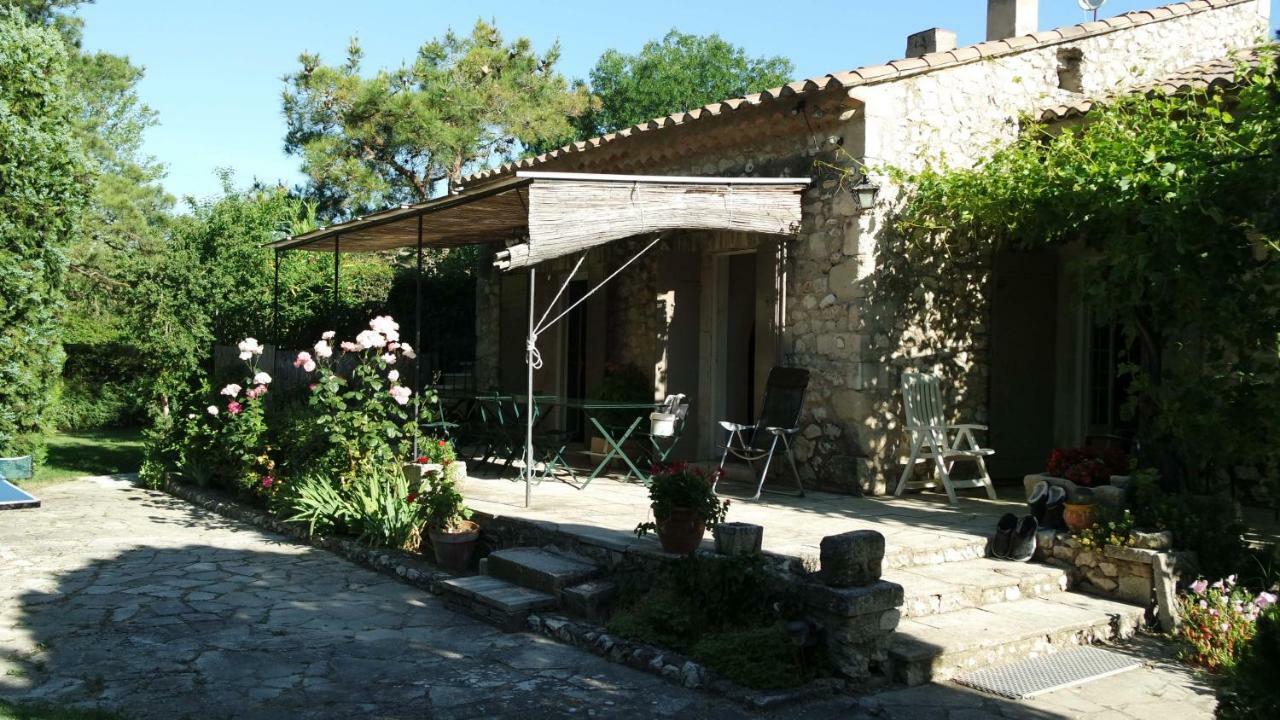Mas Grimaud - Gite- Studio Et Chambres D'Hotes Familiales Eygalières Exterior foto