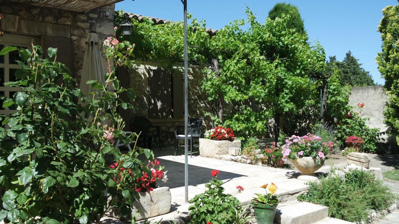 Mas Grimaud - Gite- Studio Et Chambres D'Hotes Familiales Eygalières Exterior foto