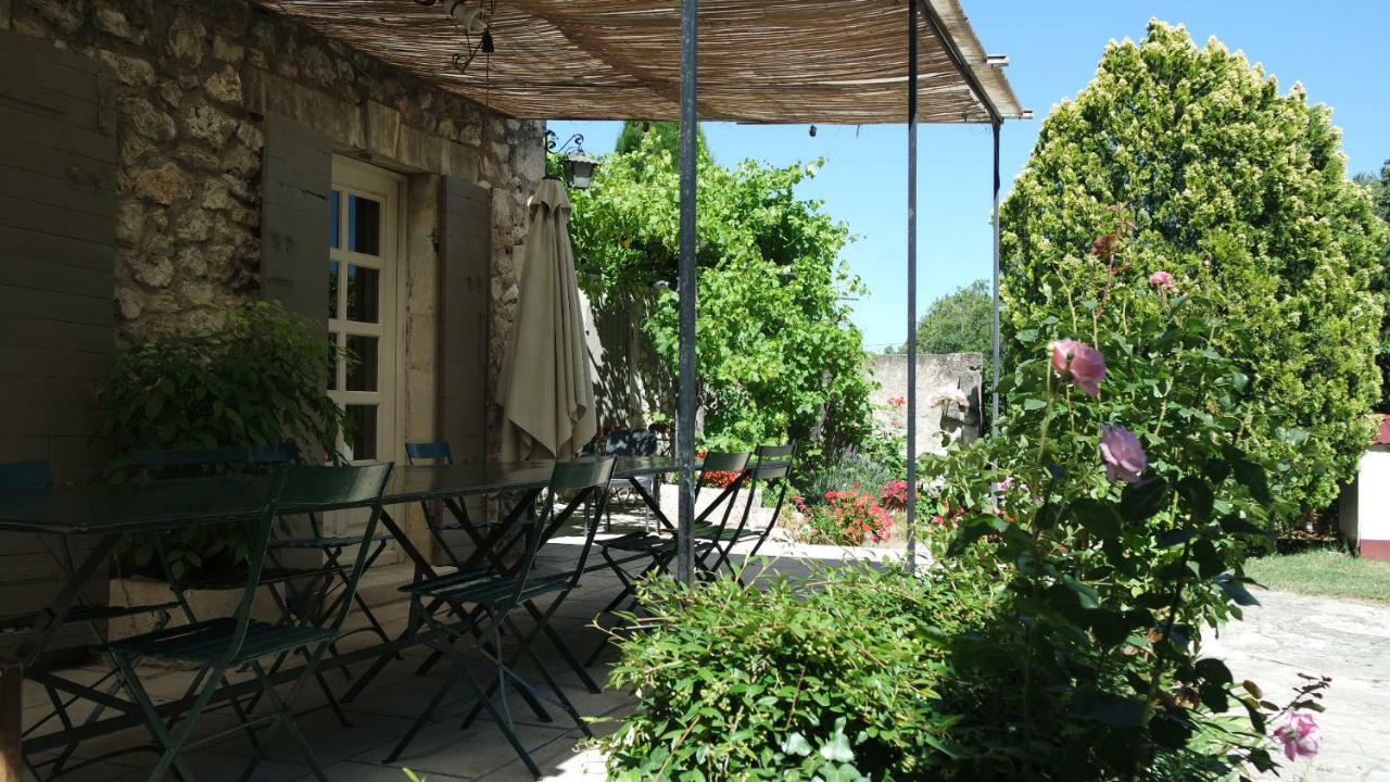 Mas Grimaud - Gite- Studio Et Chambres D'Hotes Familiales Eygalières Exterior foto