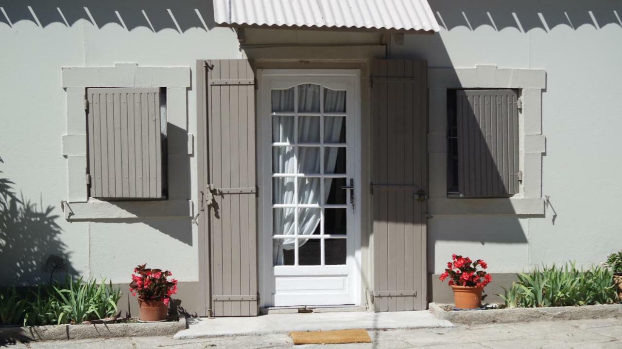 Mas Grimaud - Gite- Studio Et Chambres D'Hotes Familiales Eygalières Exterior foto