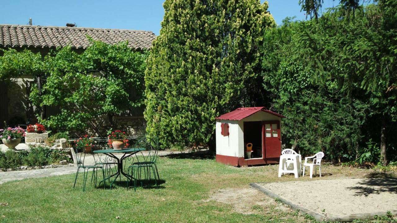 Mas Grimaud - Gite- Studio Et Chambres D'Hotes Familiales Eygalières Exterior foto