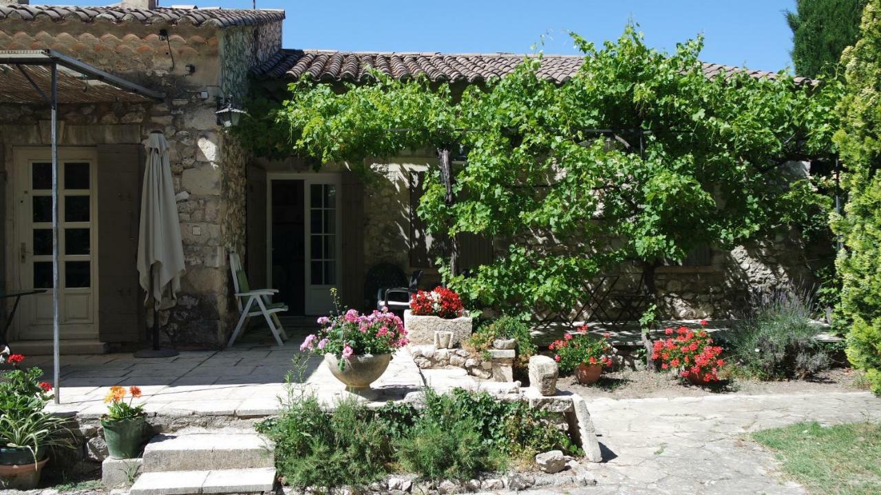 Mas Grimaud - Gite- Studio Et Chambres D'Hotes Familiales Eygalières Exterior foto